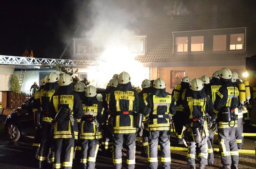 Feuer 4 Koeln Immendorf Giesdorfer Allee P211.JPG